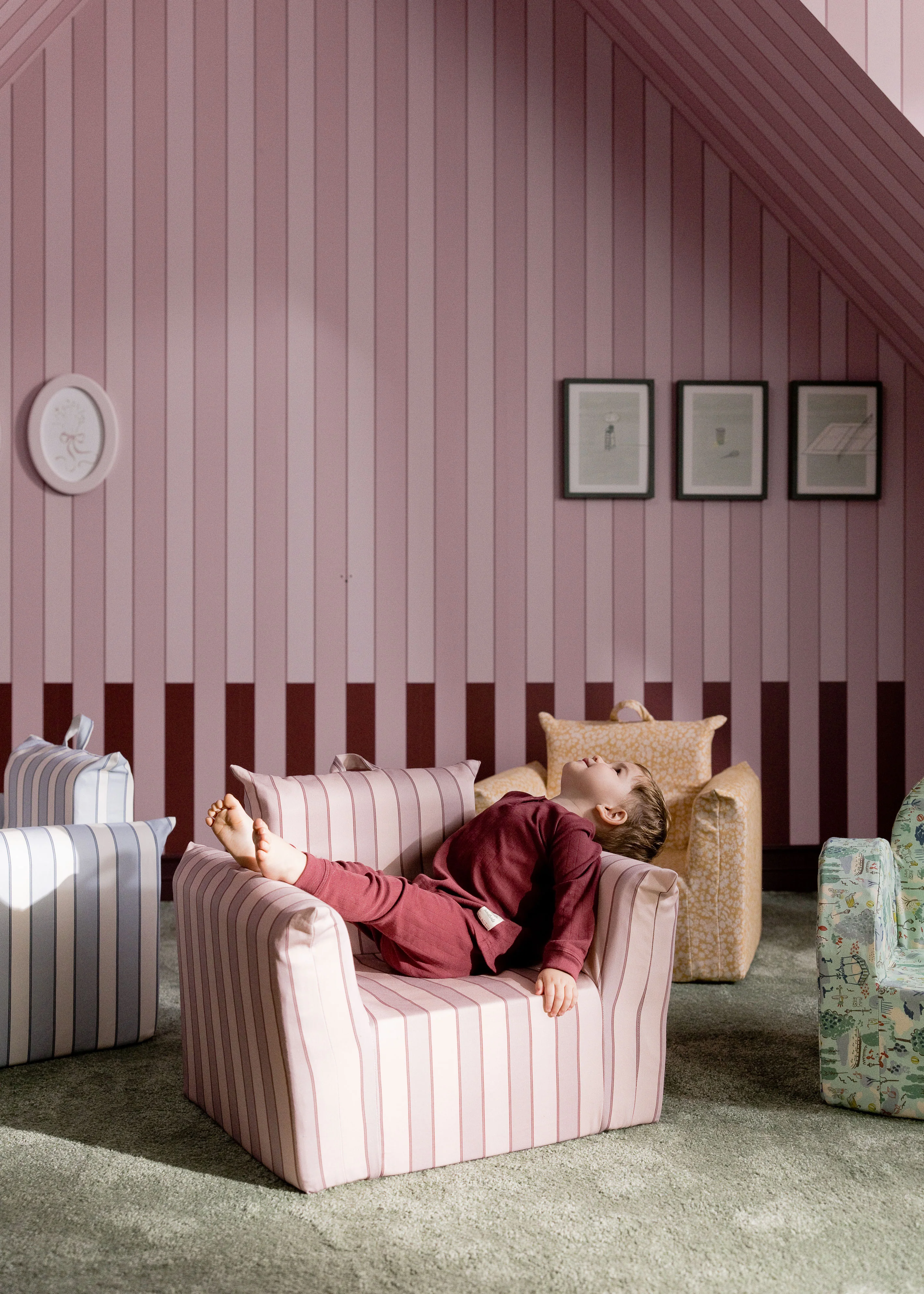 The Hug Mini Chair in Twill - Image 72
