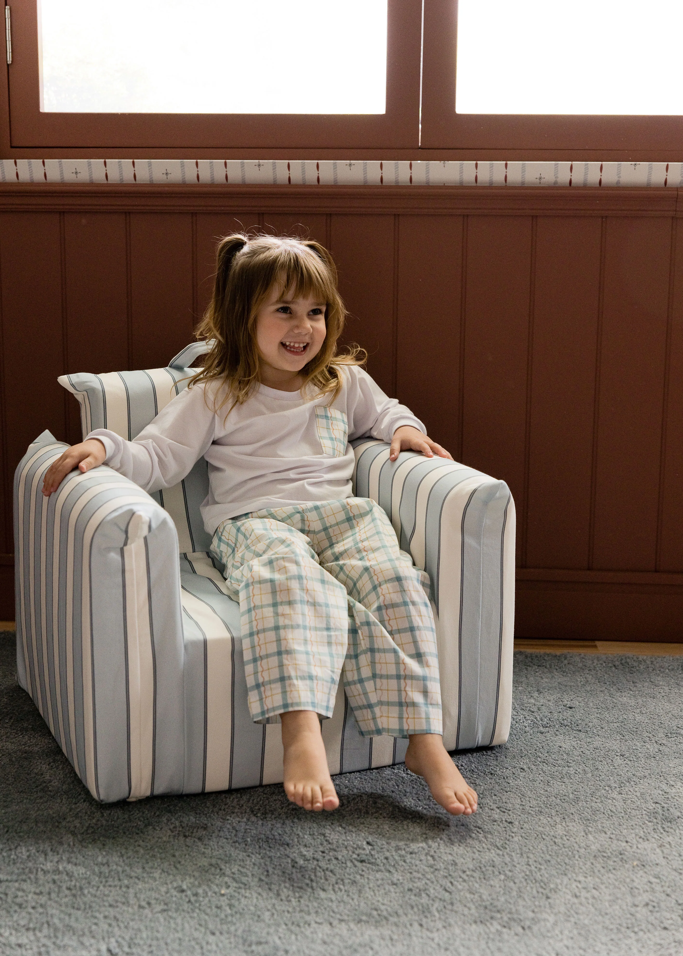 The Hug Mini Chair in Twill - Image 75